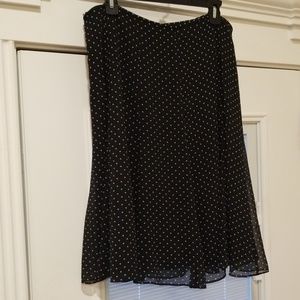 Size 14 Liz & co black and white polka dot skirt